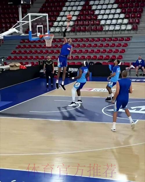 文班亚马空接暴扣又投进三分,目前三分10中6砍下26分8篮板 文班亚马空接暴扣又投进三分,目前三分10中6砍下26分8篮板